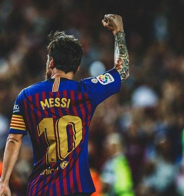 九游体育官方网站-国王杯赛程吃紧，法兰克福赛前迎来里程碑，目标明确，轮换策略成焦点(法兰克福冠军赛赛程表)