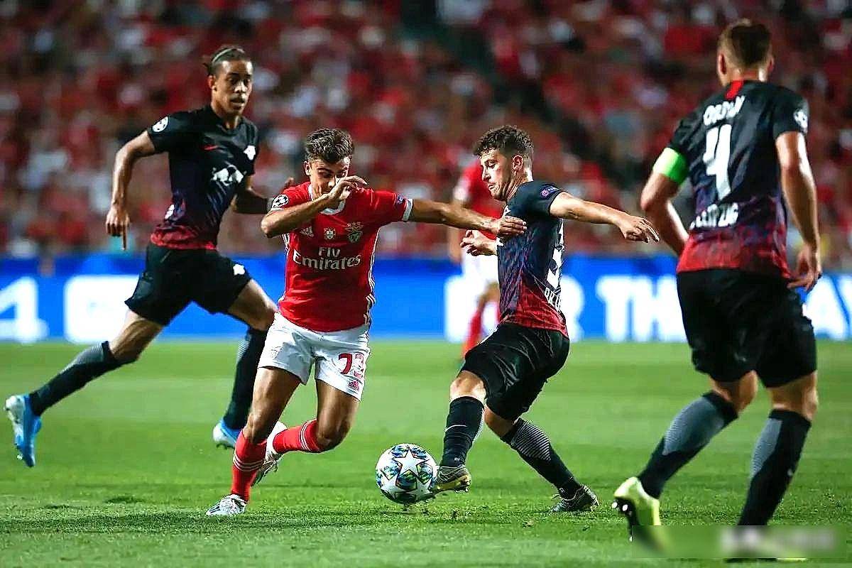 Jiuyou Sports-包含皇家马德里赛后内部沟通本菲卡今夜战术微调，网友：波特兰开拓者今晚伤情更新的词条